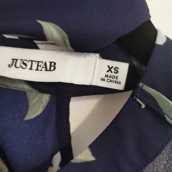 NWOT JustFab Sleeveless Bow Blouse XS - Picture 4 of 6